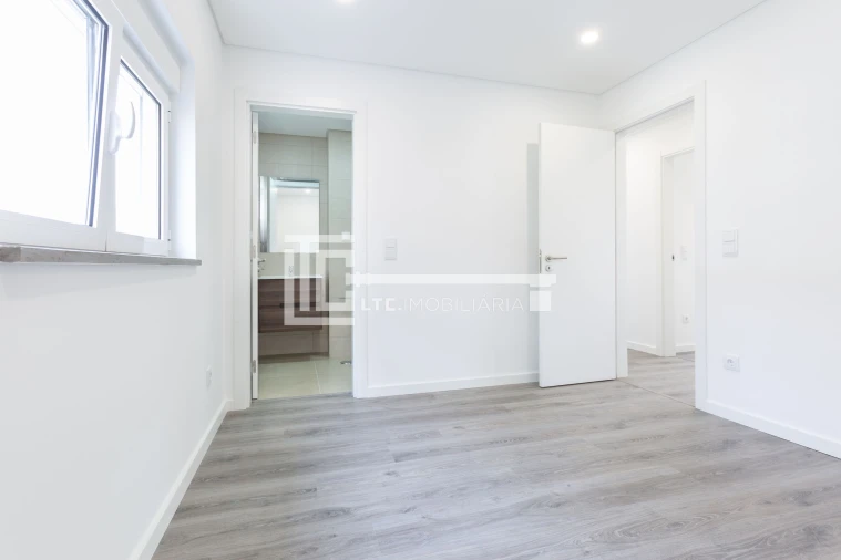 Apartamento T2 para Venda em Odivelas Foto 14