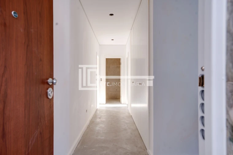 Apartamento T2 para Venda em Odivelas Foto 5