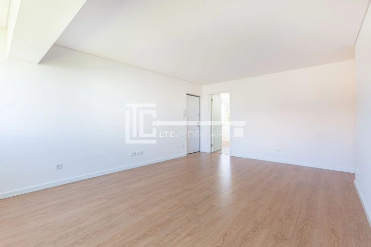 Apartamento T2 para Venda em Odivelas Foto 28