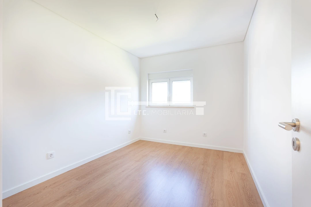 Apartamento T2 para Venda em Odivelas Foto 31