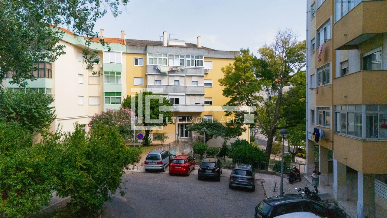 Apartamento T2 para Venda em Odivelas Foto 1