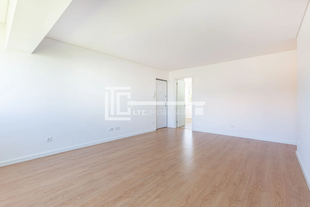 Apartamento T2 para Venda em Odivelas Foto 28