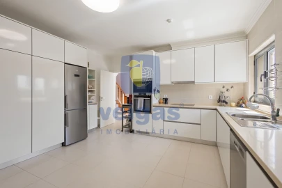 Moradia T4 para Venda em Silveira