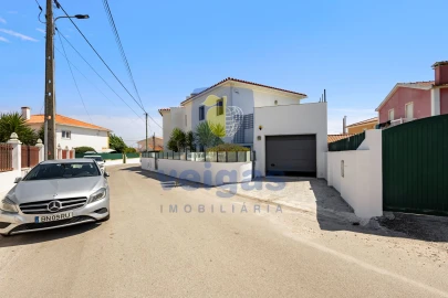 Moradia T4 para Venda em Silveira