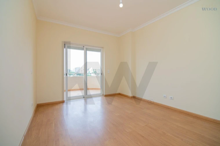 Apartamento T3 para Venda em Portimão Foto 31