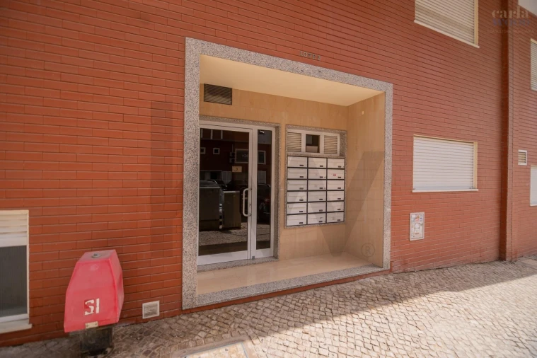 Apartamento T3 para Venda em Portimão Foto 4