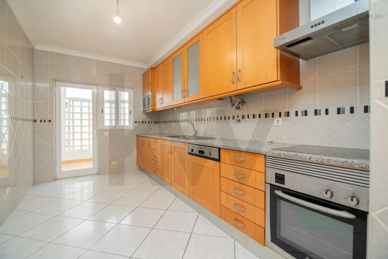 Apartamento T3 para Venda em Portimão Foto 9