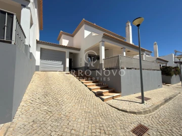 Moradia T3 para Venda em Albufeira e Olhos de Água