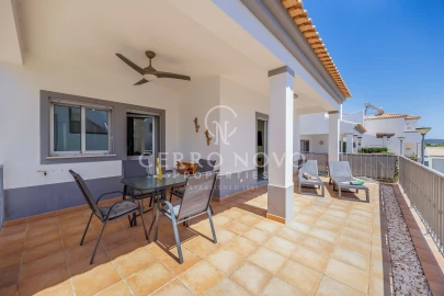 Moradia T3 para Venda em Albufeira e Olhos de Água