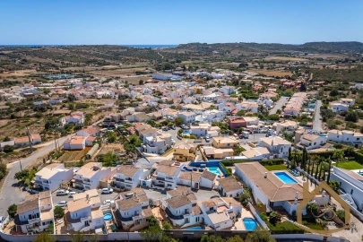 Moradia T4 para Venda em Luz