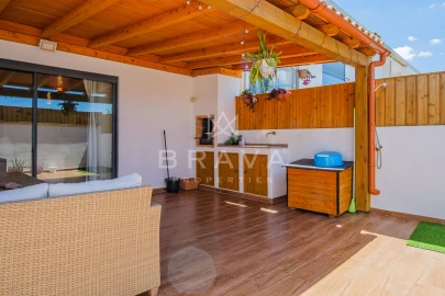 Moradia T3 para Venda em Ferreiras
