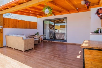 Moradia T3 para Venda em Ferreiras