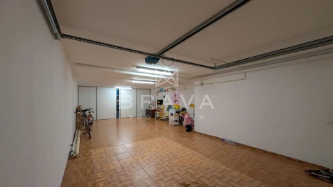 Moradia T3 para Venda em Ferreiras