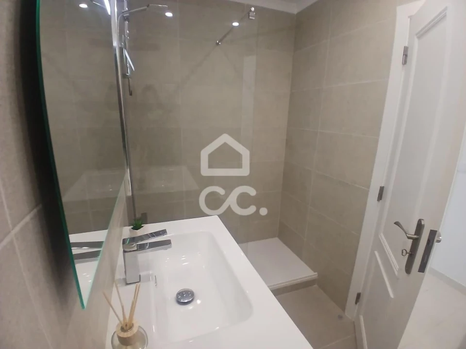 Apartamento T3 para Venda em Laranjeiro e Feijó Foto 6