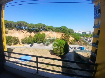 Apartamento T3 para Venda em Laranjeiro e Feijó