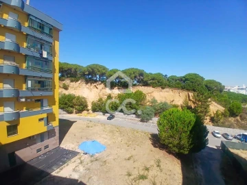 Apartamento T3 para Venda em Laranjeiro e Feijó
