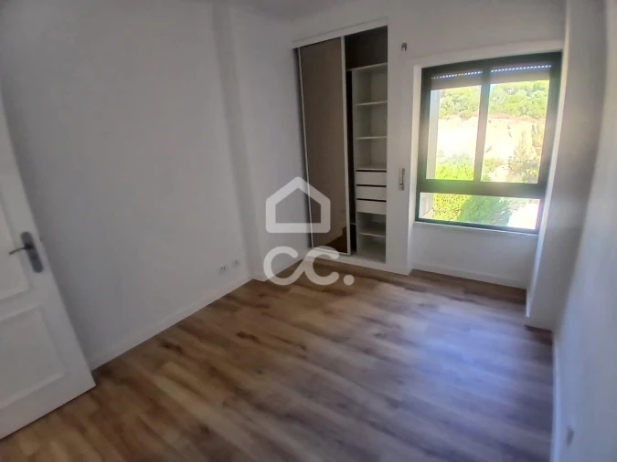 Apartamento T3 para Venda em Laranjeiro e Feijó Foto 28
