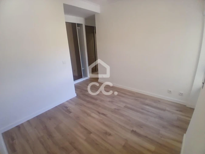 Apartamento T3 para Venda em Laranjeiro e Feijó Foto 31