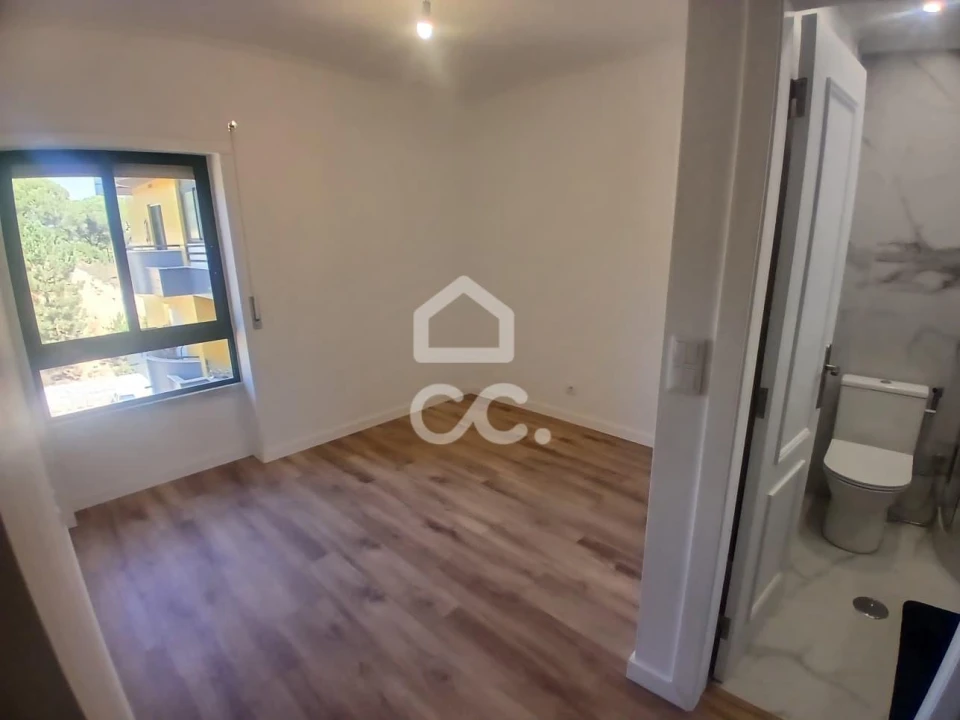 Apartamento T3 para Venda em Laranjeiro e Feijó Foto 32