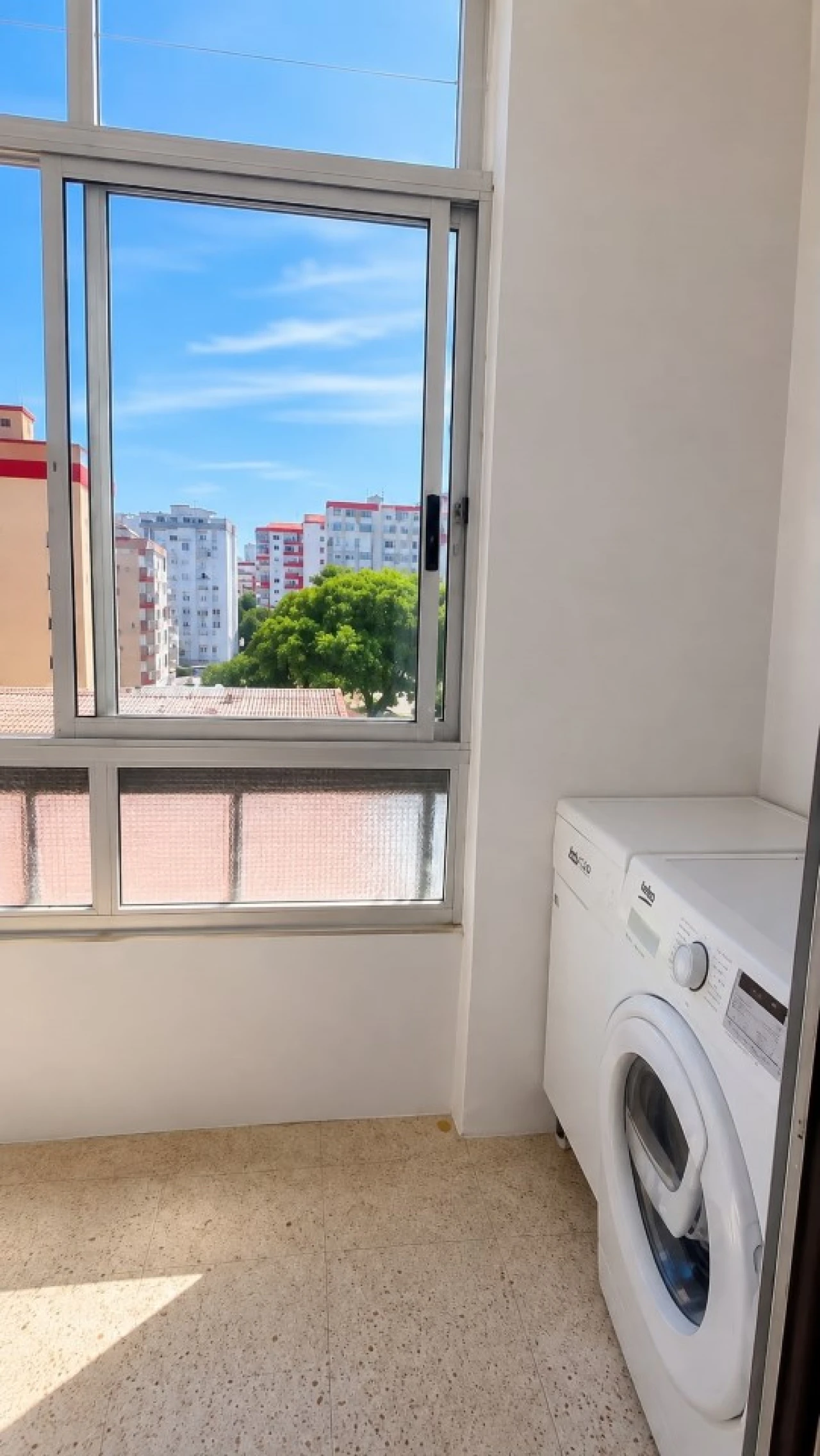 Apartamento T1 para Venda em Águas Livres Foto 4