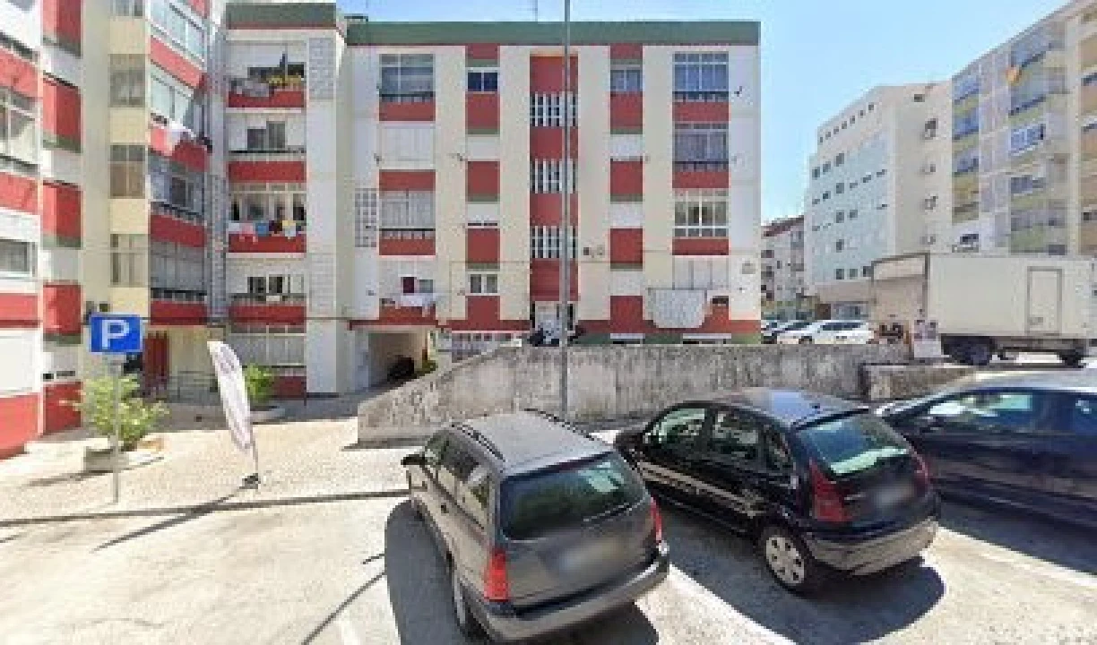 Apartamento T1 para Venda em Águas Livres Foto 8