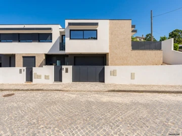 Moradia T4 para Venda em Aldão