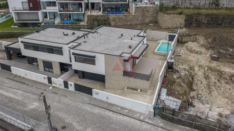 Moradia T4 para Venda em Aldão