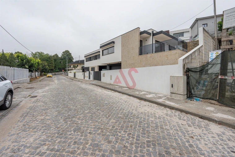 Moradia T4 para Venda em Aldão Foto 28