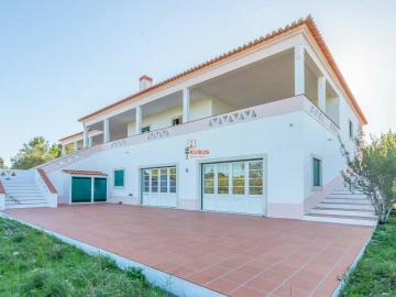Moradia T5 para Venda em Olaia e Paço