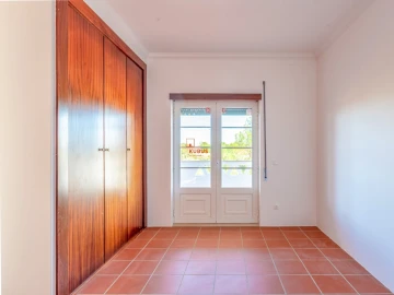 Moradia T5 para Venda em Olaia e Paço