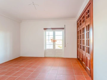 Moradia T5 para Venda em Olaia e Paço