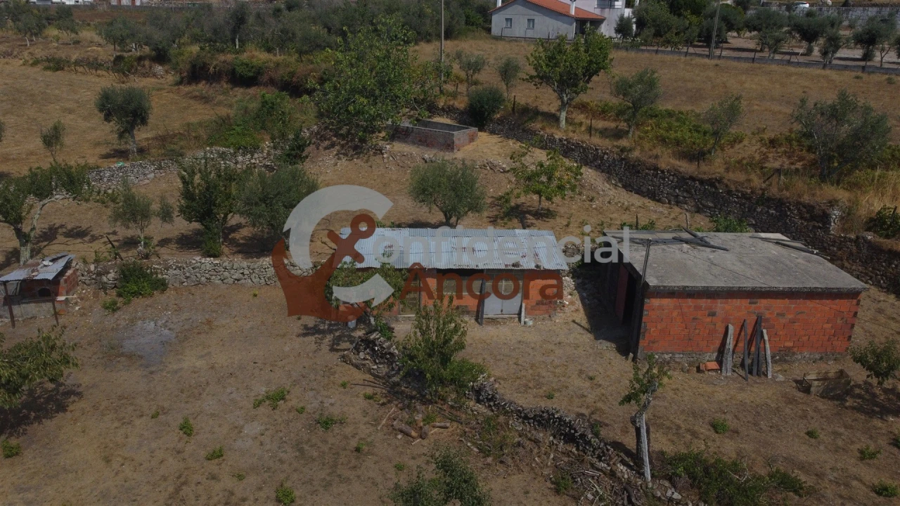 Moradia T3 para Venda em Santa Marinha e São Martinho Foto 64