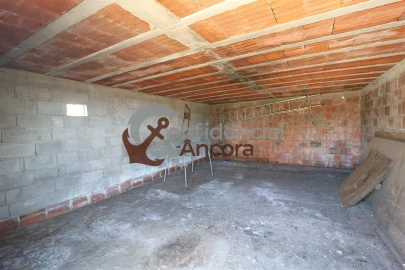 Moradia T3 para Venda em Santa Marinha e São Martinho