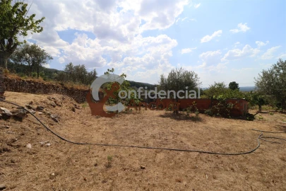 Moradia T3 para Venda em Santa Marinha e São Martinho