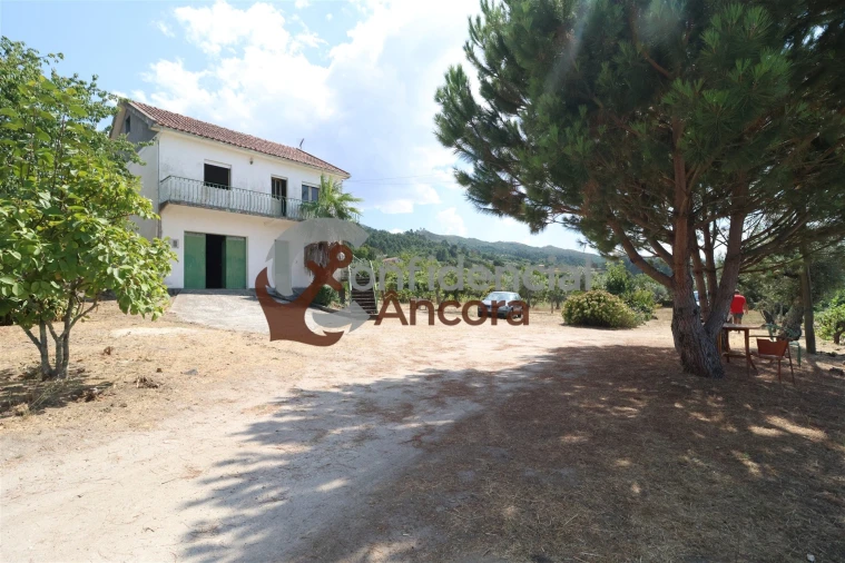 Moradia T3 para Venda em Santa Marinha e São Martinho Foto 25
