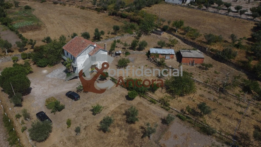 Moradia T3 para Venda em Santa Marinha e São Martinho Foto 59