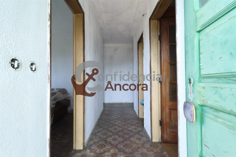 Moradia T3 para Venda em Santa Marinha e São Martinho Foto 8