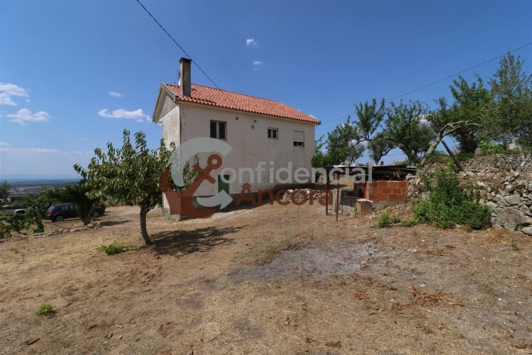 Moradia T3 para Venda em Santa Marinha e São Martinho Foto 48