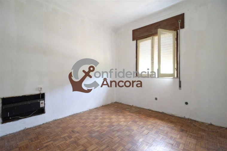 Moradia T3 para Venda em Santa Marinha e São Martinho Foto 16