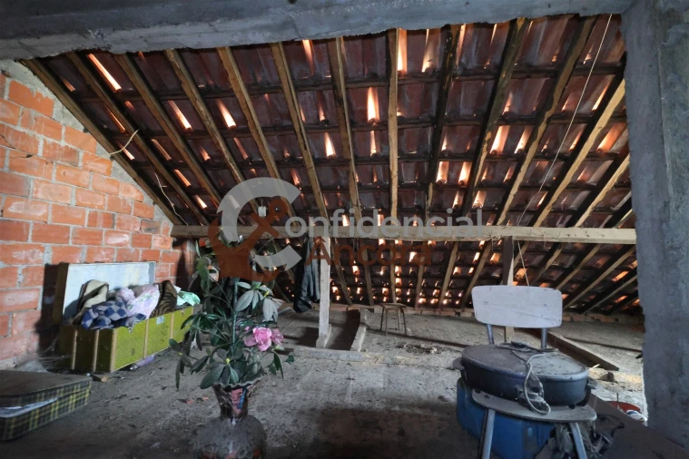 Moradia T3 para Venda em Santa Marinha e São Martinho Foto 6