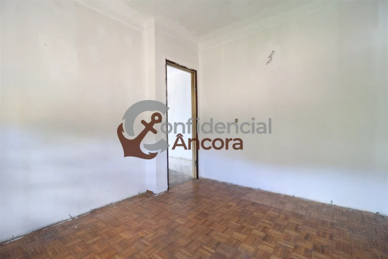 Moradia T3 para Venda em Santa Marinha e São Martinho Foto 18