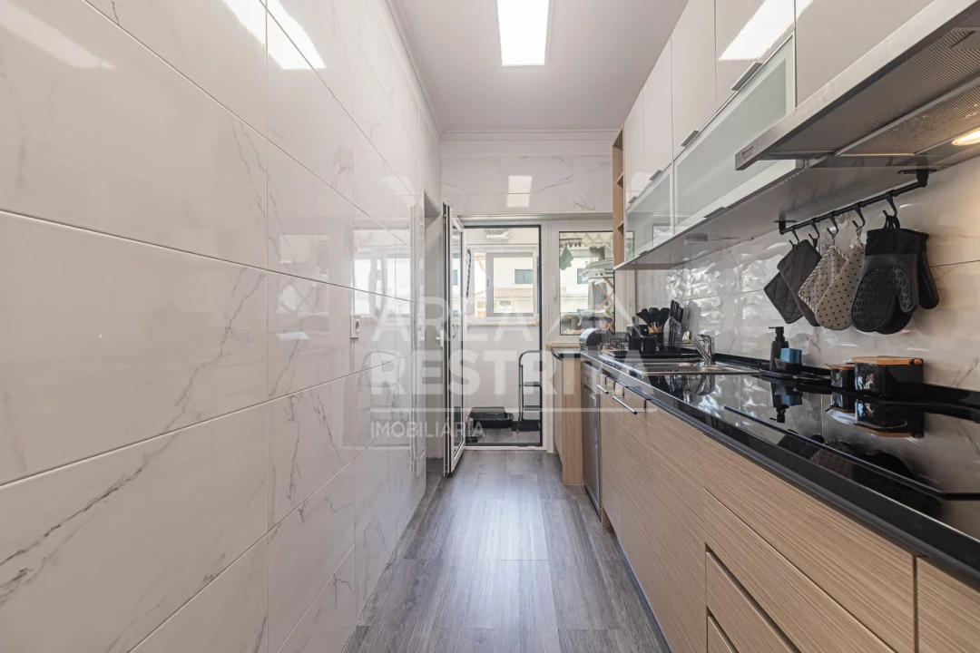 Apartamento T2 para Venda em Charneca de Caparica e Sobreda Foto 19