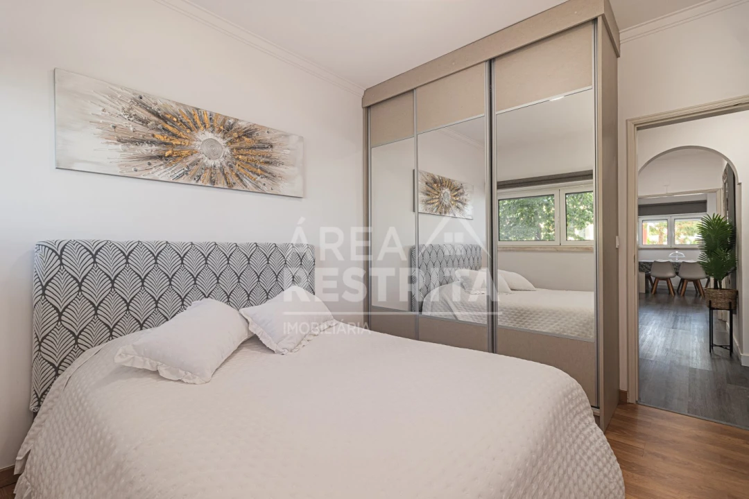 Apartamento T2 para Venda em Charneca de Caparica e Sobreda Foto 24