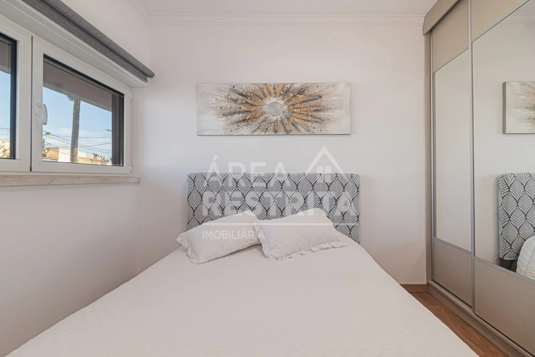 Apartamento T2 para Venda em Charneca de Caparica e Sobreda Foto 25