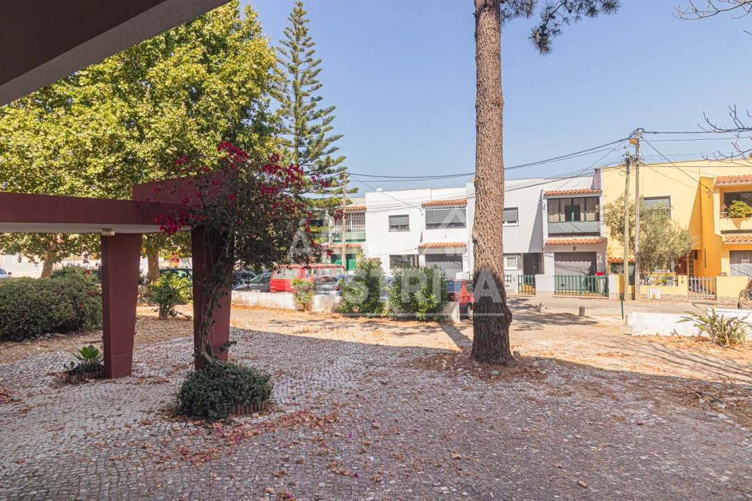Apartamento T2 para Venda em Charneca de Caparica e Sobreda Foto 29