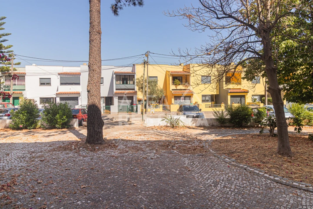 Apartamento T2 para Venda em Charneca de Caparica e Sobreda Foto 30