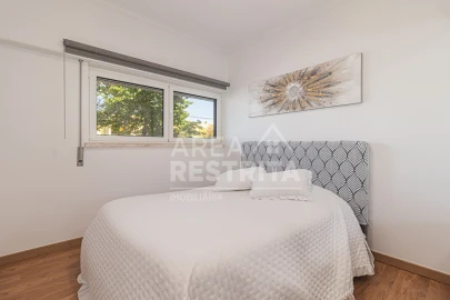 Apartamento T2 para Venda em Charneca de Caparica e Sobreda