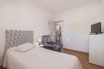 Apartamento T2 para Venda em Charneca de Caparica e Sobreda