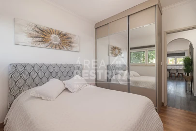 Apartamento T2 para Venda em Charneca de Caparica e Sobreda