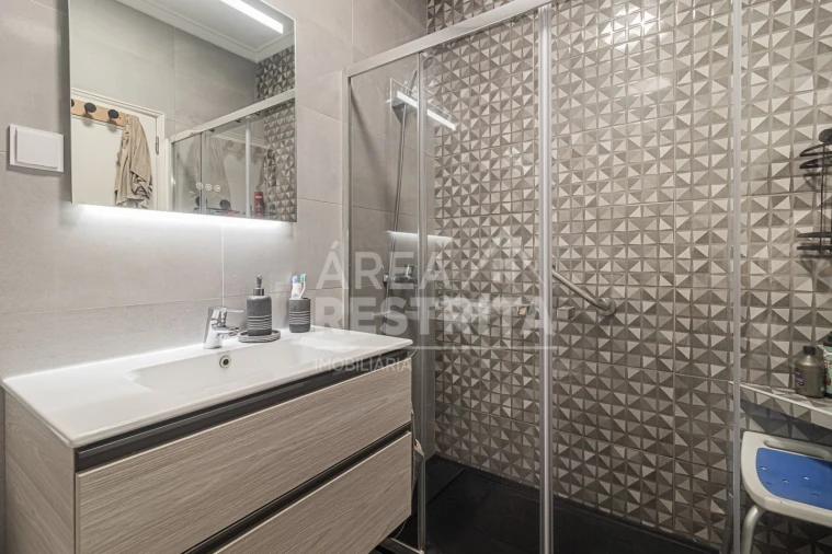 Apartamento T2 para Venda em Charneca de Caparica e Sobreda Foto 11